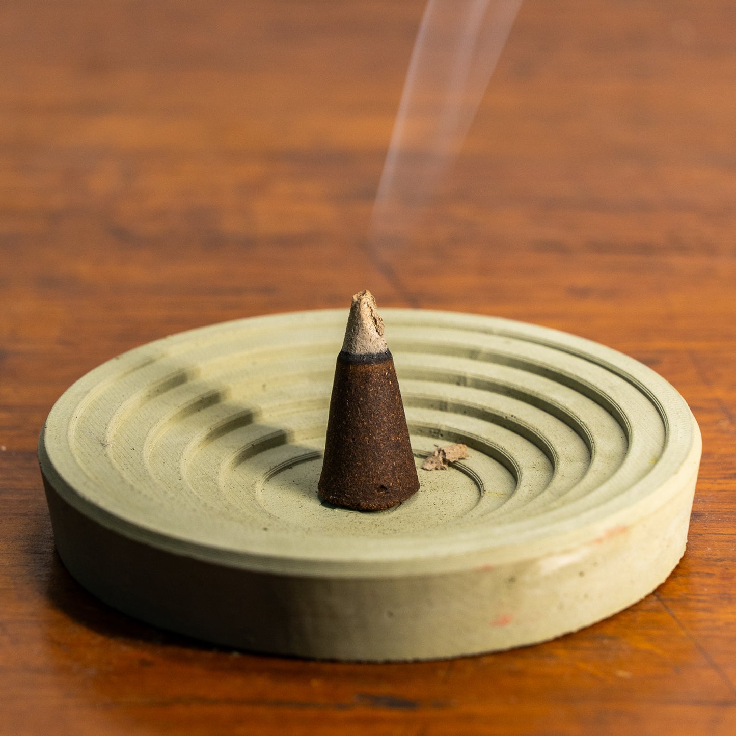 Resona | Incense cone holder