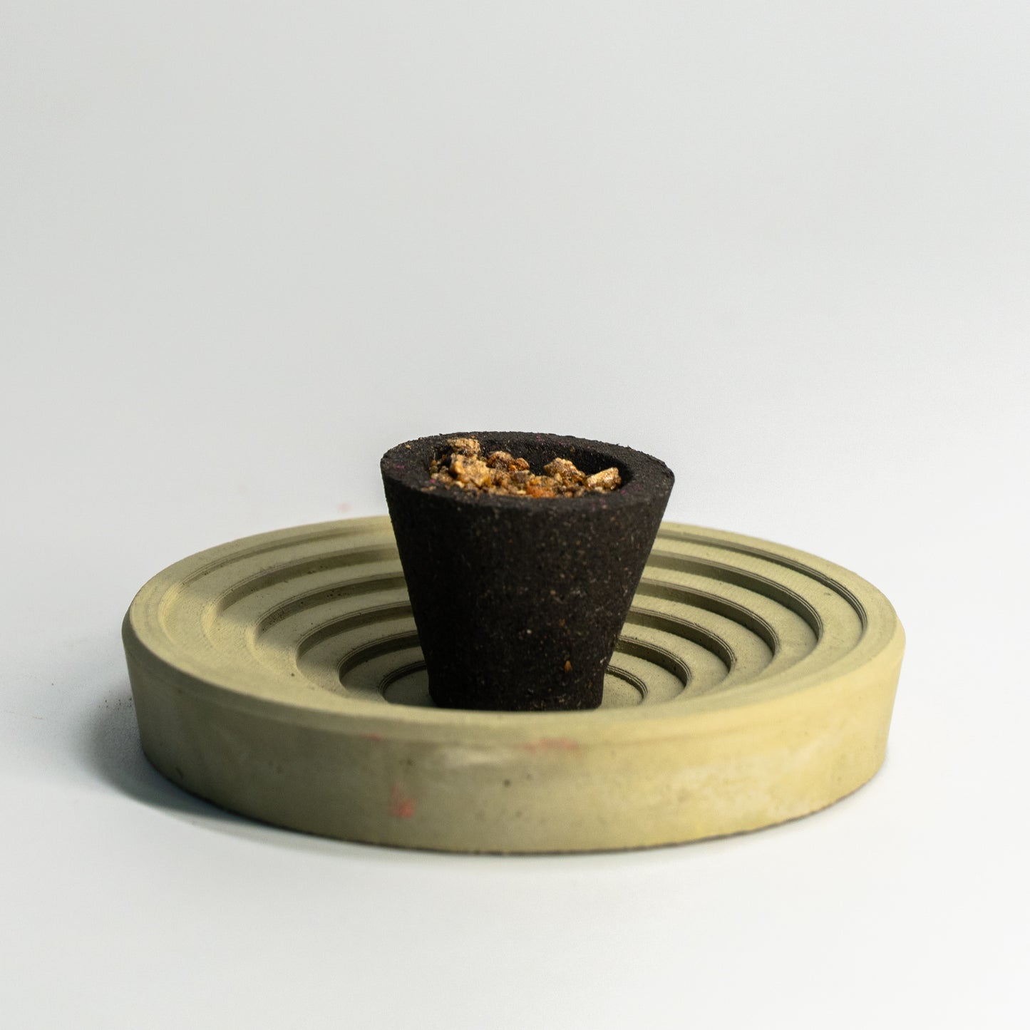 Resona | Incense cone holder